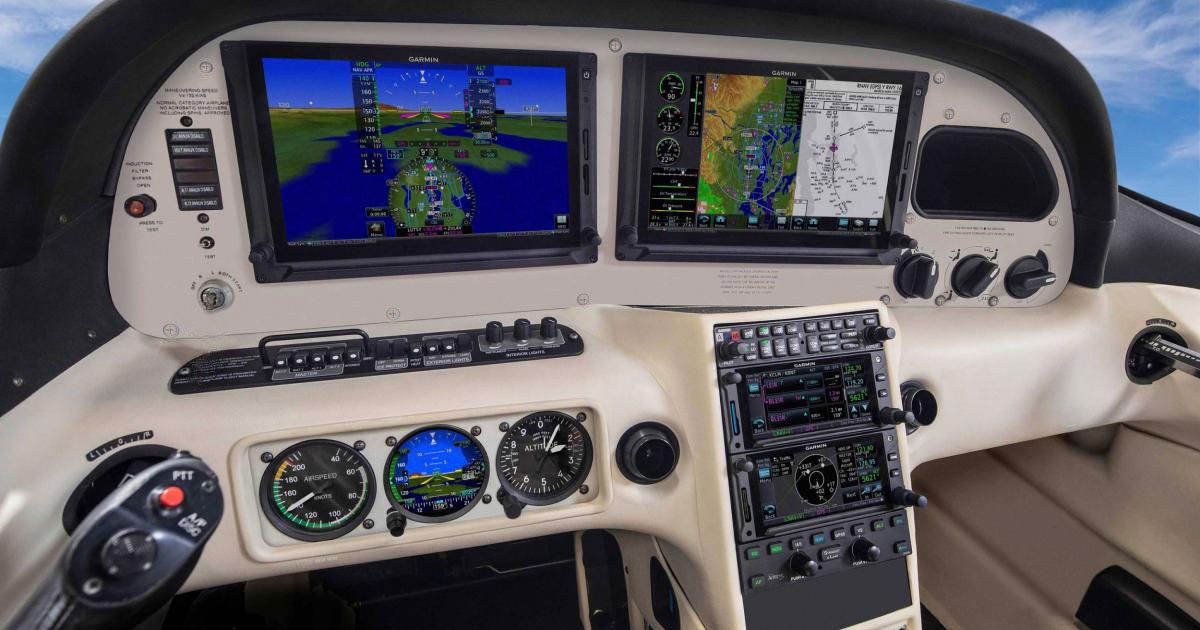 Cirrus SR22 Panel