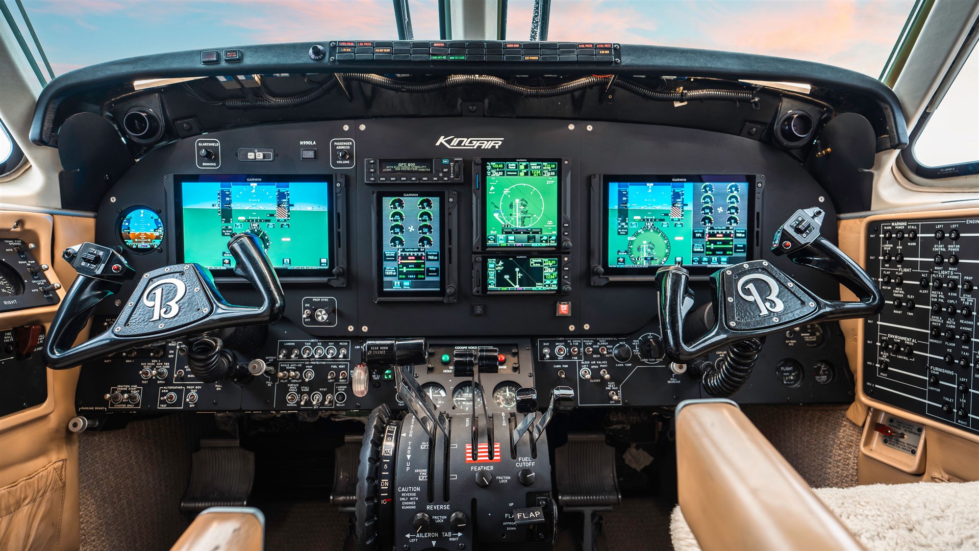 King Air C90 Panel