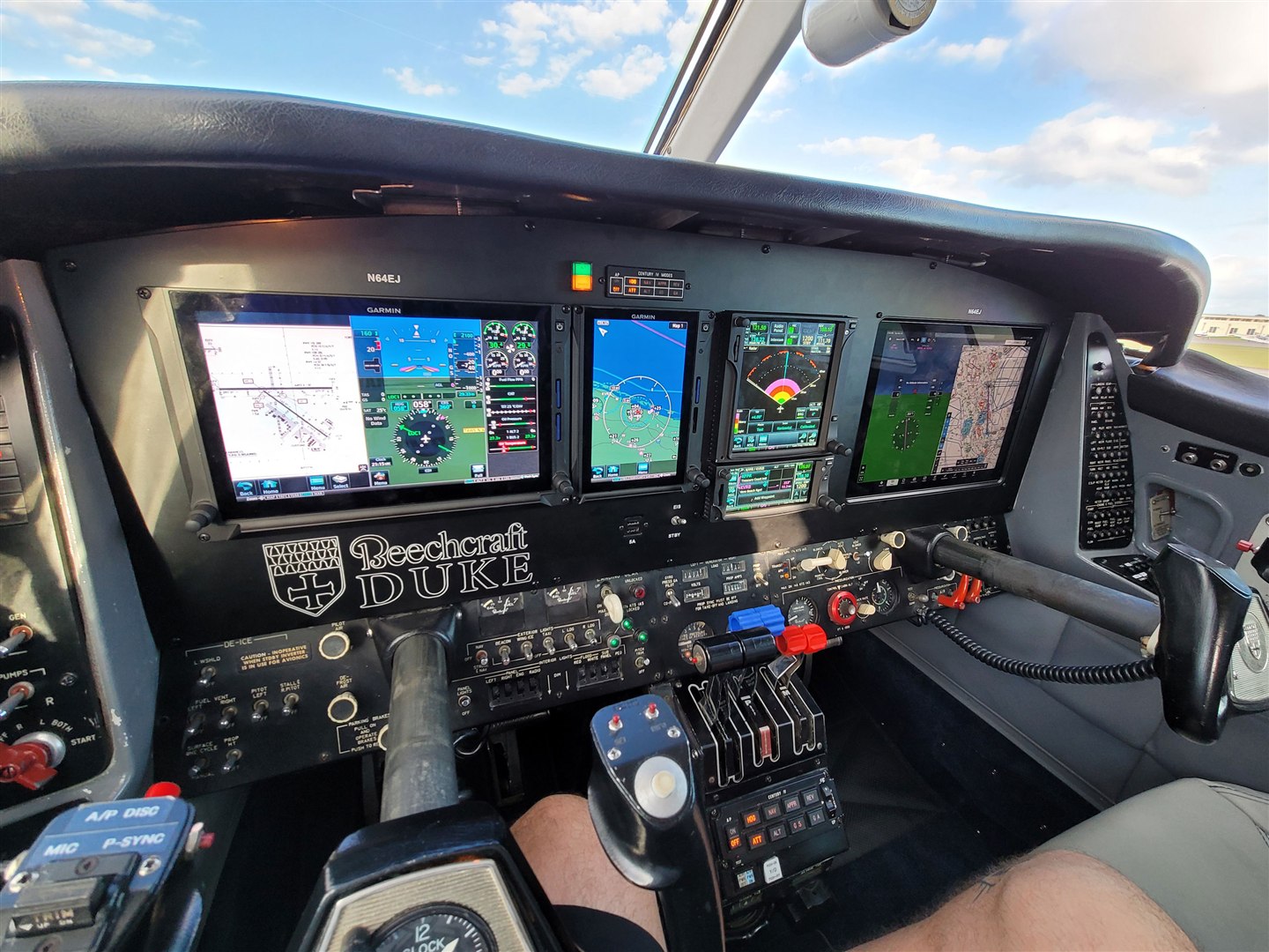 Beechcraft Duke Panel